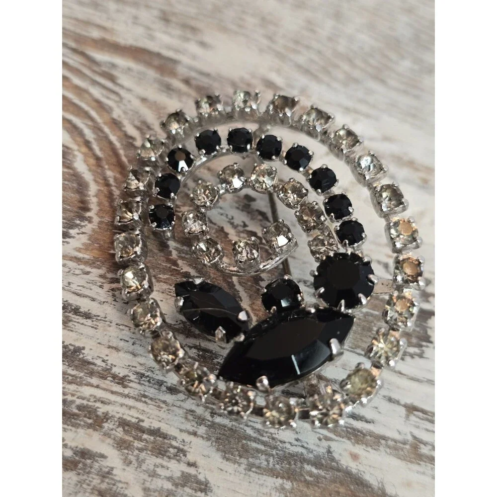 Vintage Black & Clear Rhinestone Swirl Brooch Silver Tone Mid Century Glam #462